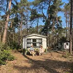 アパート Sfeervol Boshuisje Op De Veluwe Vossenberg