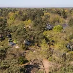 アパート Sfeervol Boshuisje Op De Veluwe Vossenberg