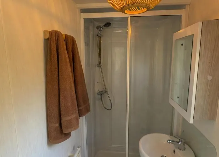 아파트 Sfeervol Boshuisje Op De Veluwe Vossenberg 넌스피트